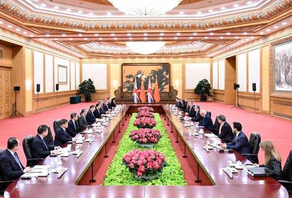 Chinese President Xi Jinping meets with British Prime Minister Keir Starmer, who is on an official visit to China, at the Great Hall of the People in Beijing, capital of China, on Jan. 29, 2026. [Xinhua/Shen Hong]