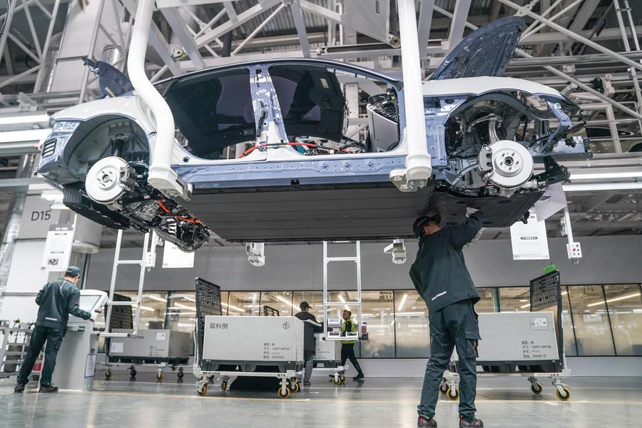 Understanding New Quality Productive Forces and Accelerating Their Development img